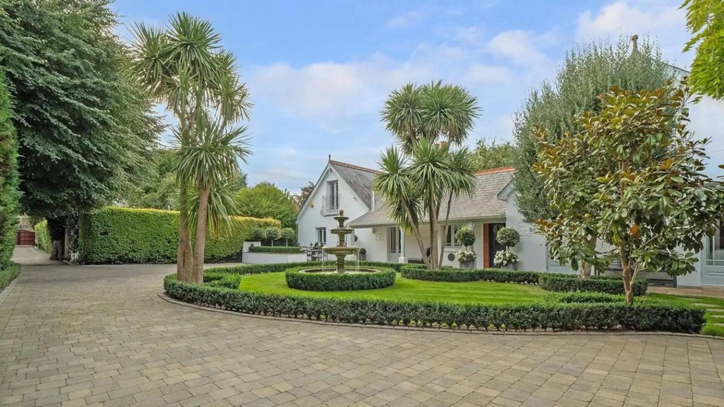 Eton Oasis Villa Datchet